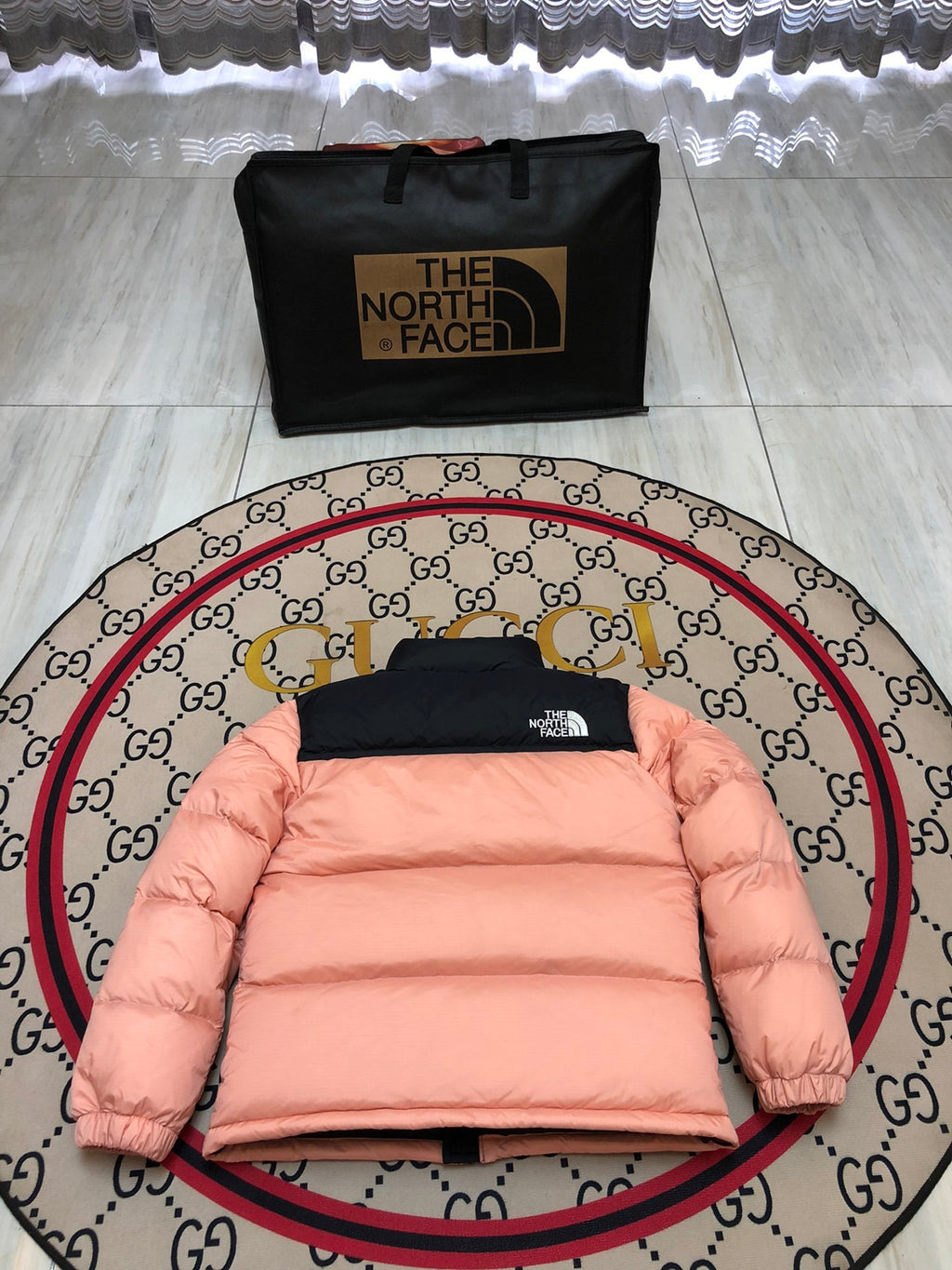 The North Face Pink & Black Nuptse 700-Fill Hooded Down Jacket