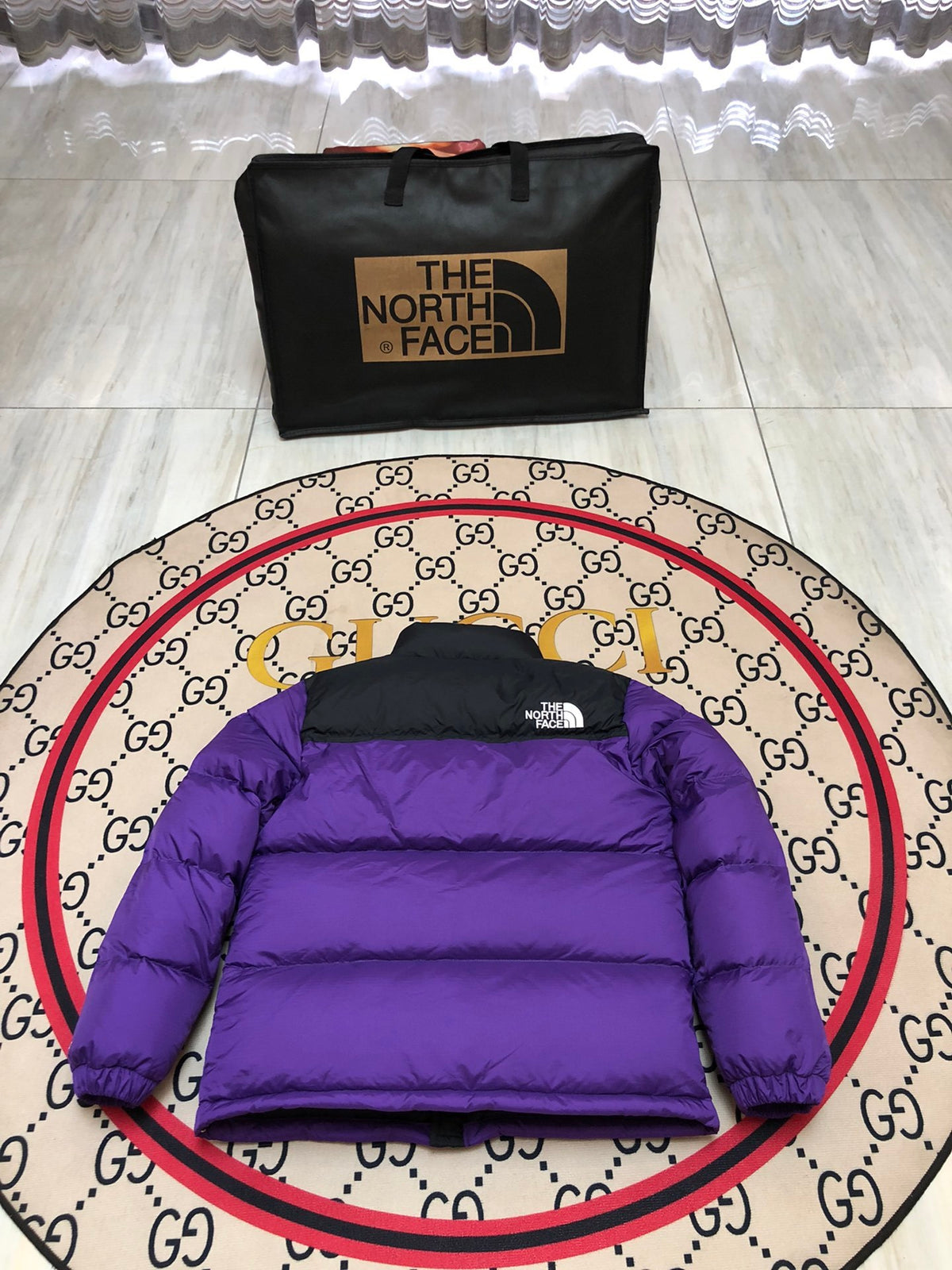The North Face Purple & Black Nuptse 700-Fill Hooded Down Jacket